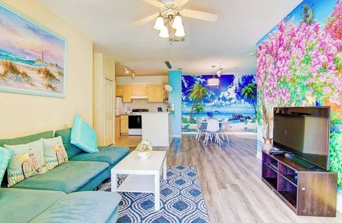 Lindfields Condo | Bright 3BR Resort Condo Near Disney with Pool, Gym, Balcony