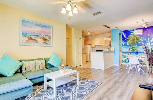 Lindfields Condo | Bright 3BR Resort Condo Near Disney with Pool, Gym, Balcony