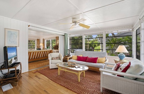 Sanibel Cottage | Bright Classic Florida Beach Cottage-Heated pool and tennis!