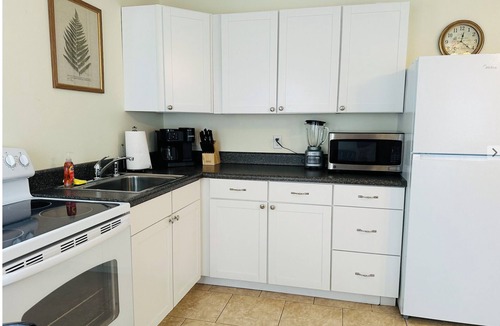 Southgate Apartment | Bright & Comfy 1BR Apartment