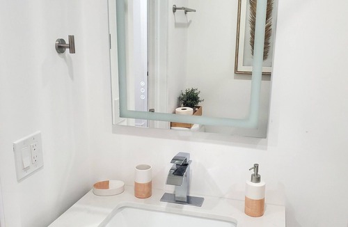 Jog Road Apartment | Bright & Cozy Studio Near Downtown Delray Beach