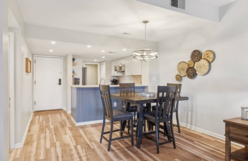 Shelter Cove House | Bright & Modern Pet Friendly Beach Getaway