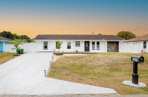 Golden Gate House | Brilliant Stays-12 PPL-Golf-Movie Theater-Pool