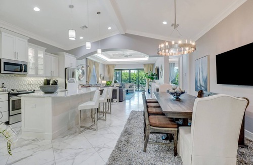 Naples Park House | Bring the Whole Family to the Beach in Naples