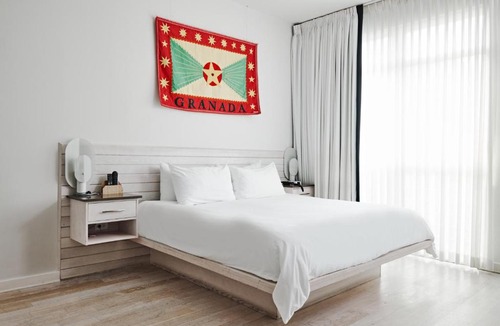 Long Branch Hotel | Bungalow Hotel