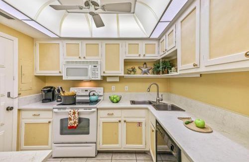 Marco Island House | Bungalow-style beachfront condo with pool