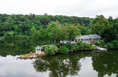 Highland Lakes House | By Mtn Creek Resort: ‘The Point on Highland Lake’