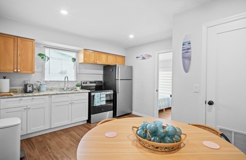 East Naples Cottage | C-LuCottage-2 Bdrm/1 Bath-3 Mins to 5th avexury