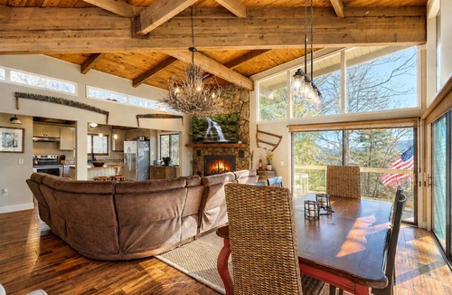 Sky Valley Cabin | Cabin Mountain View Retreat Hot Tub, Game Room, Fire Pit, Pizza Oven