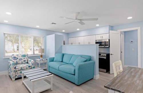 Sanibel House | Caloosa Retreat- 2BR Cottage at Palmview Inn of Sanibel with Bikes