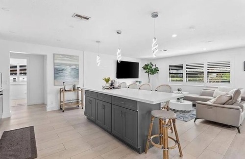Connors House | Canal Dreamin | Heated Pool Mini Golf Waterfront Oasis Near Vanderbilt Beach