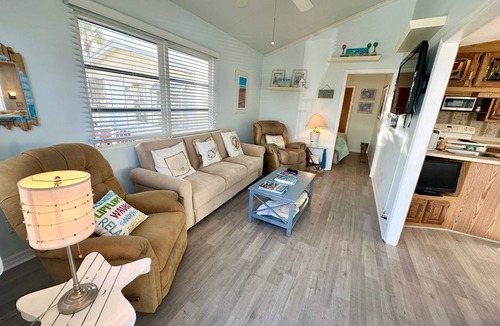 Nettles Island House | Canal front 2 BR 1.5 BA beach bungalow!