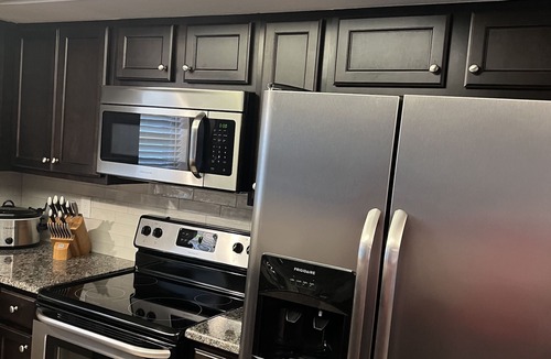 Caloosahatchee House | Canal front, gulf access, bring your boat! Catch dinner from the dock!