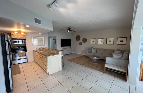 Venetian Shores House | Canal front home in Venetian Shores. Perfect for families . A boater's paradise!
