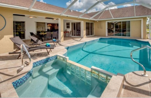 Caloosahatchee Villa | Canal Villa Yvonne in Cape Coral