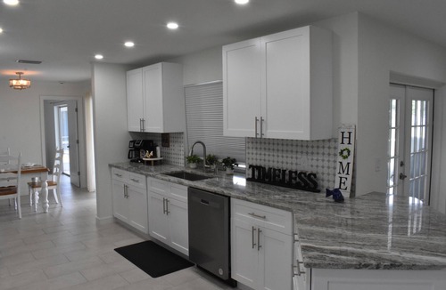 Caloosahatchee House | Cape Coral 3BR Getaway Heated Pool Near Dining & Beaches