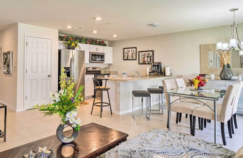 Jacarandas House | Cape Coral Home w/Fenced Yard: 12 Mi to Dtwn!