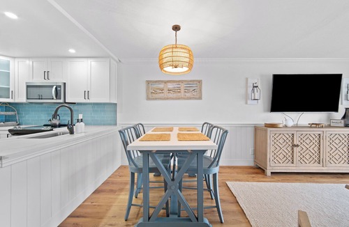 Captiva Condo | Captiva Beachfront Front Condo| Heated Pool| Golf Cart