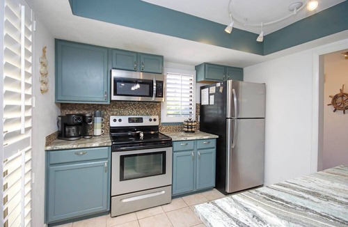 Captiva House | Captiva Island Vacation Home with Pool, Tennis, and Beach Access and King bed