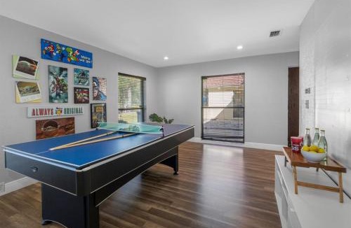 Carrollwood House | Carroll Cove Renovated Pool Home Sleeps 14 Carrollwood, Tampa