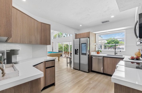 Northeast Miami House | Casa Belle Meade. Waterfront Holiday Home.