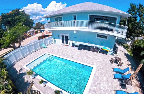 Iona House | Casa Captiva Heated Pool/Game Zone/Near Top Beaches