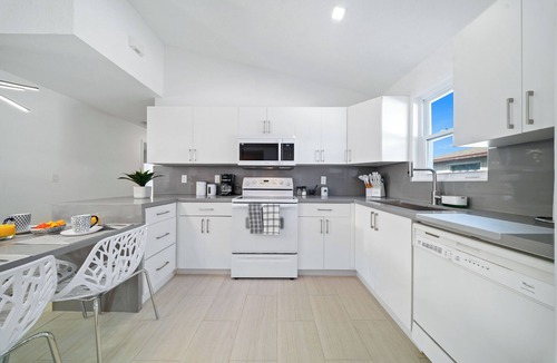 Florida Ridge House | Casa Costa del Tesoro 10 minutes from the beach