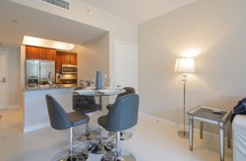 Boynton Beach Resort | CASA COSTA WALK TO BEACH #411 TIKI BARS AND RESTAURANTS-