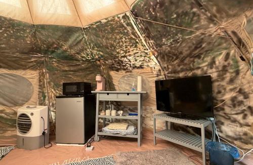 Homestead Other | Casa de Campaña en la Pequeña Selva by Legnalife