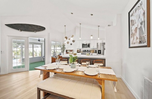 Melbourne House | Casa Del Sol ~ Private Pool, Pickleball, Speakeasy