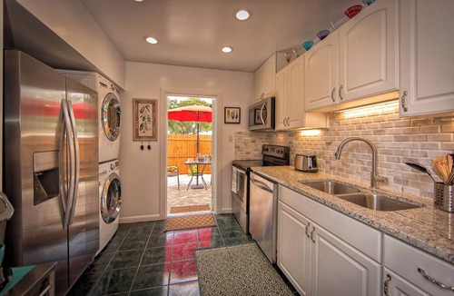 Safety Harbor House | Casa del Tren | Steps to Downtown | Secluded Oasis