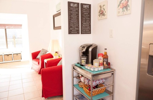 Safety Harbor House | Casa del Tren | Steps to Downtown | Secluded Oasis