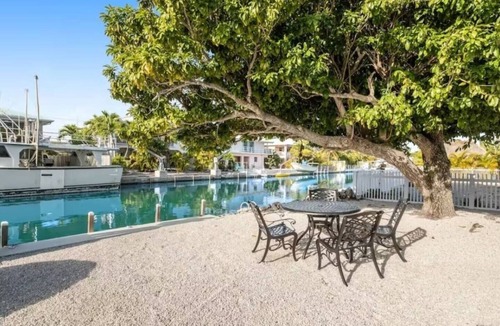 Summerland Key House | Casa Morado - Bring your boat