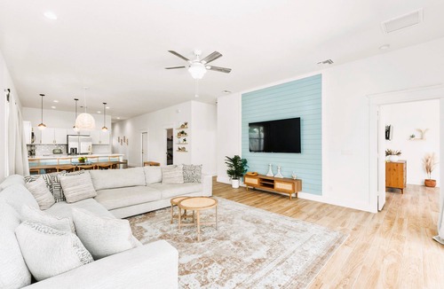 Jensen Beach House | Casa Rio-Playa- New 4BR Retreat w/Pool