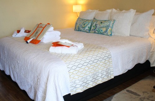 Whitfield Condo | Casa Sea Esta Executive Studio / Condo at Sara Cay!