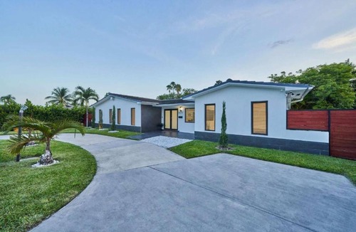 North Miami Beach Villa | Casa Tua by Glam Homes