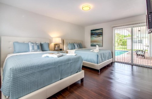 Highland Lakes Villa | Casablanca Luxury House