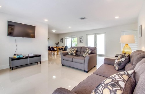 Highland Lakes Villa | Casablanca Luxury House
