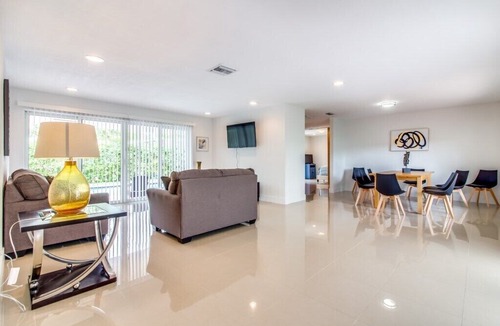 Highland Lakes Villa | Casablanca Luxury Home Sleeps 10 - 5BR 3BTH
