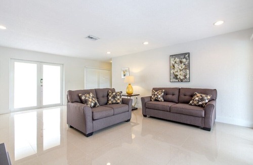 Highland Lakes Villa | Casablanca Luxury Home Sleeps 10 - 5BR 3BTH