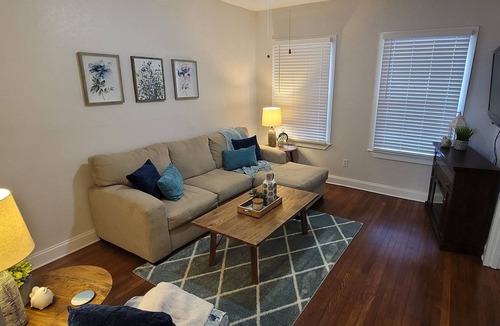 Courier City - Oscawana Apartment | Casablanca of Hyde Park - Suite 1 - 5 Star Corporate