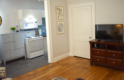 Courier City - Oscawana Apartment | Casablanca of Hyde Park "Suite Athena" - Fully Furnished Apartment