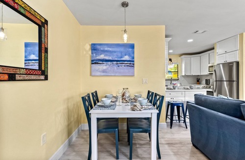 Siesta Key House | Casita Mar | Pet Friendly, Siesta Key Home with Pool & Beach Access Included!