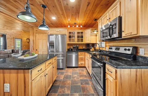 Town of Milo Cabin | Castello at Castle Point, 3 bedroom cabin with hot tub, pool table, lake view!