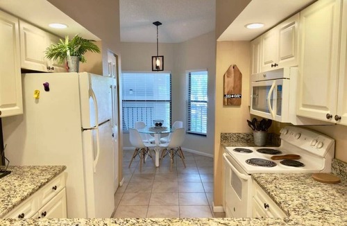 Trailer Estates Apartment | CD Shorewalk, Pools, Tennis, Pickle Ball, near Beaches Anna Maria Island and IMG