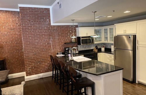 Greenville Downtown Condo | Center of Downtown- Upscale 1Br/1Ba with patio & private entrance
