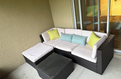 Port Malabar House | Centrally located Relax Zone 3-bedroom house in Palm Bay