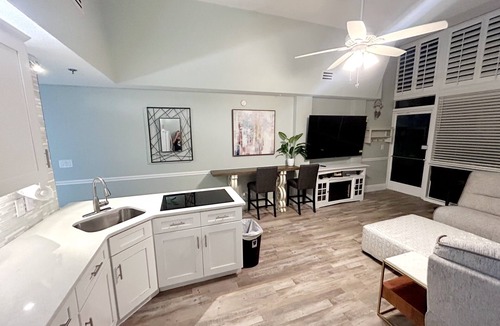 Daytona Beach Condo | Charming 1-bedroom condo in fabulous Daytona Beach with WiFi, fitness room