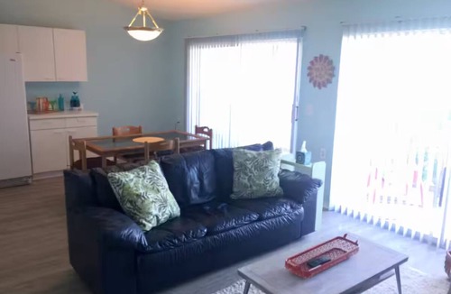 Laurel Apartment | Charming 1-bedroom apartment in amazing Nokomis
