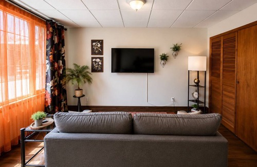 Swarthmore Apartment | Charming 1BR End Cottage Private Entrance Parking